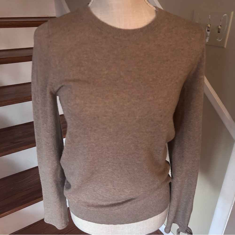 Banana Republic XS Tan Bow Cuff Crewneck Sweater Filpucci Italian Yarn Classic